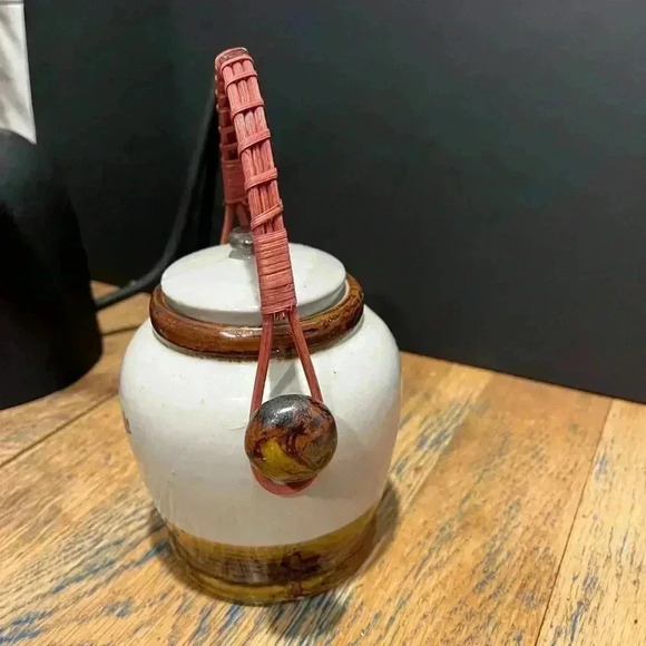 Vintage Ceramic Marinade Pot with Bamboo Handle - Picture 6 of 6